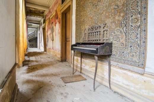 "La véritable musique est le silence et toutes les notes ne font qu'encadrer ce silence..."