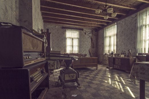 "Le poète est parti, la radio a pris sa place..."
