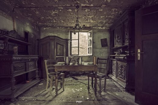 "Ceux qui viennent tard à table, ne trouvent que des os..."