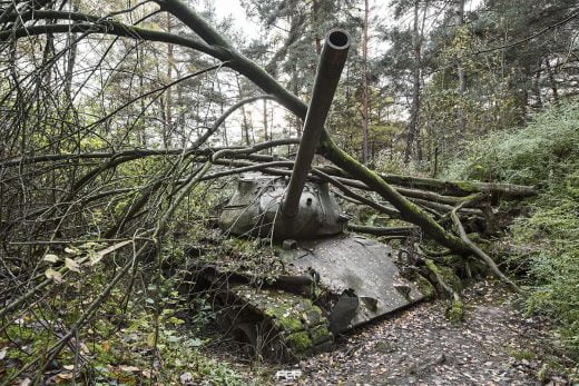 "A force de déterrer le passé, on finit par enterrer le présent..."
