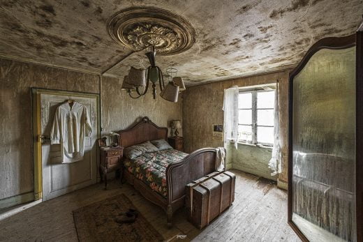 "Aucun drame ne devrait se dérouler dans un lit Une chambre contribue à se défouler dans la folie..."