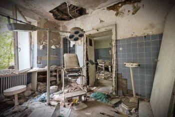 "Là où entre le soleil, le médecin n'entre pas..."