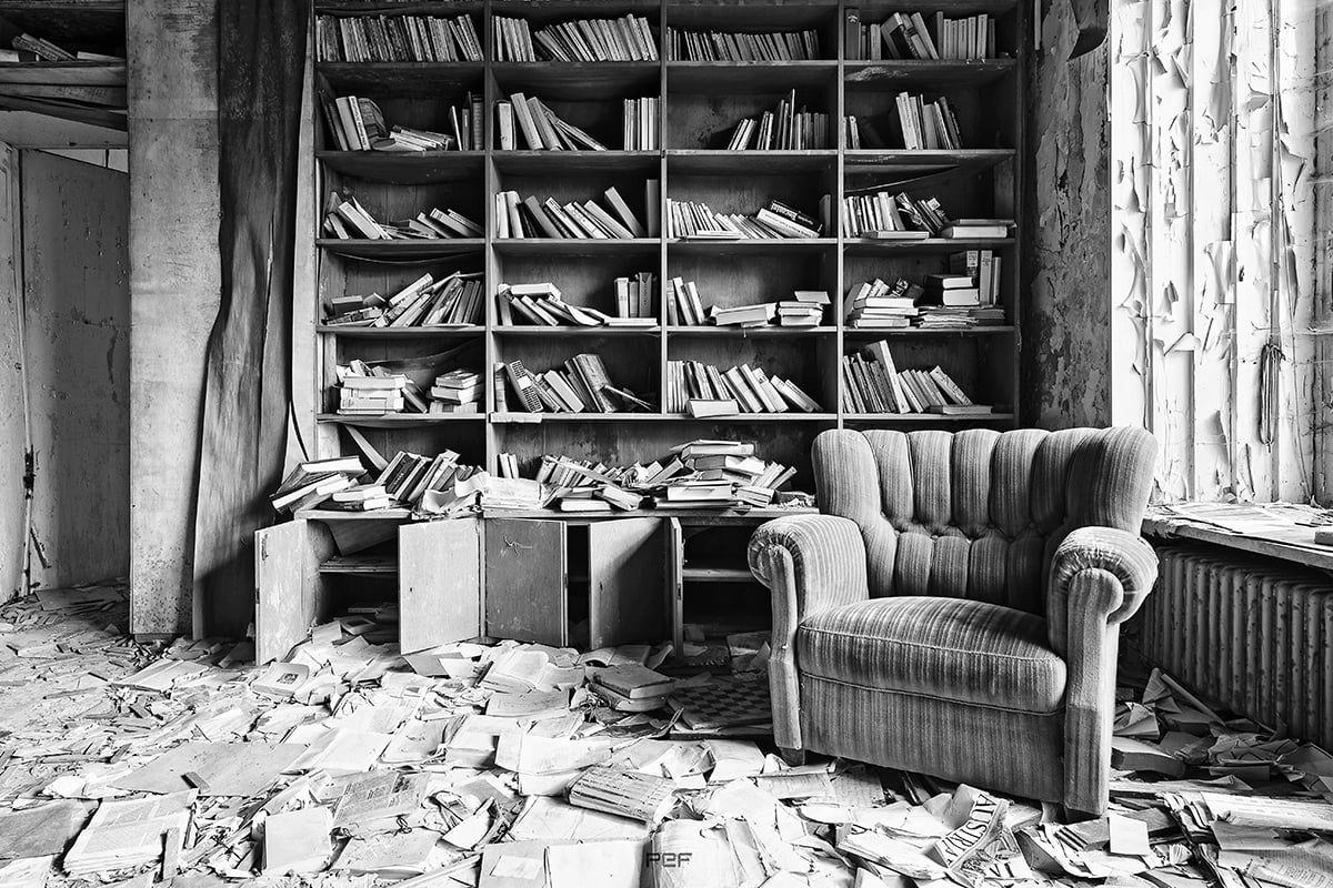 "Un livre n'est pas fait pour être lu, il est fait pour être là..." (version noir & blanc) "Un livre n'est pas fait pour être lu, il est fait pour être là..." (version noir & blanc)