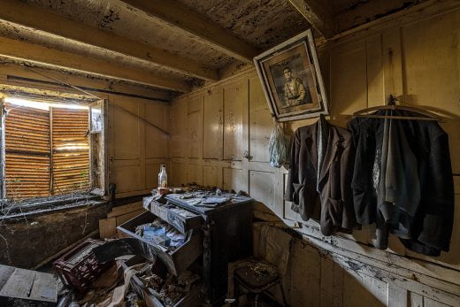 "La servitude dans la solitude, c'est une habitude qui devient inquiétude..."