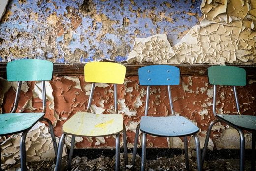 "J'ai inventé les chaises musicales en version Uno. C'est acté : le couvre-feu me tape vraiment sur le ciboulot..."