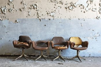 "Hospitalité et simplicité : donne-moi 4 chaises, on fera un canapé..."