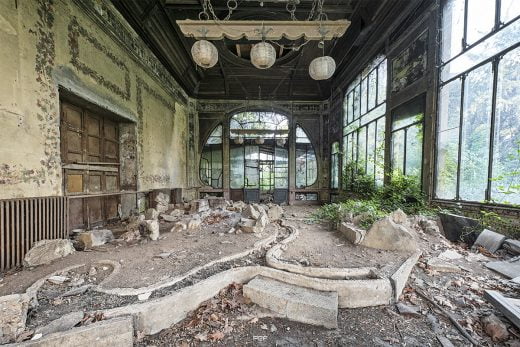 "Pour une mise au vert, rien de tel que du thé vert dans mon jardin d'hiver. Mais dans mon jardin d'été, ce sera du rosé pour la mise au verre..."