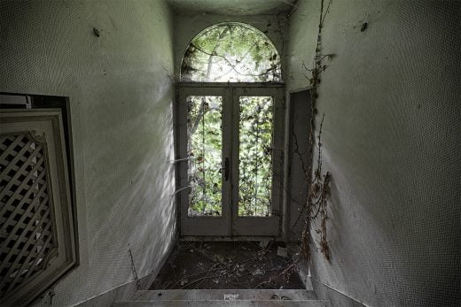 "Il n'y aurait pas de mauvaises herbes s'il n'y avait pas de mauvais hommes pour tout abandonner..."