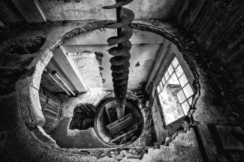 "Ne te laisse pas aspirer vers le fond, extirpe-toi, relève la tête et fixe le plafond..."