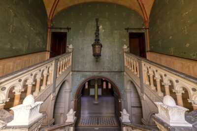 "Avoir l'esprit de l'escalier, est-ce cavalier ?"
