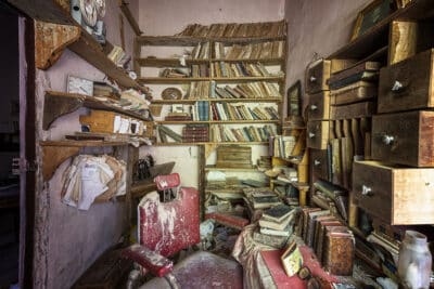 Le savoir est une arme quand l'ignorance nous désarme...