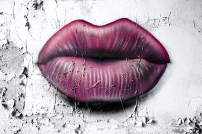 N’ouvre la bouche que si tu es sûr que ce que tu vas dire est plus beau que le silence... (version mur désaturé)