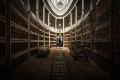 La vie comme la mort est une perpétuelle ritournelle : on y trouve toujours la lumière au bout du tunnel...