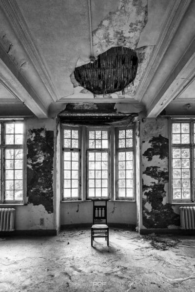 Asseyez-vous, j'ai tout votre temps...