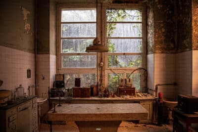 "Nouvelle année à la morgue : fêtons ça à tombeau ouvert !"