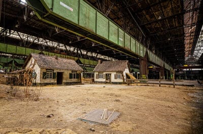 La petite maison dans la fricherie
