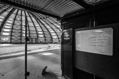 Maître-nageur recherche vague d'espoir avant de sombrer...